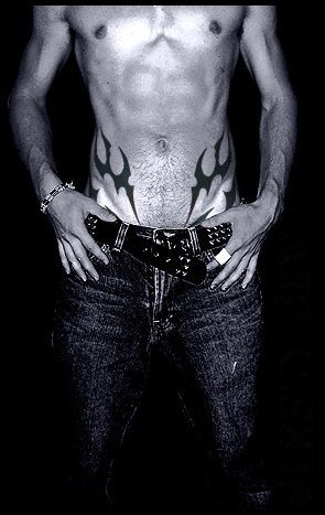 Cuidados com a região perto da virilha! Tatuagens masculinas barriga