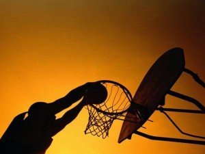 Praticando o basquete! Dedicação e disciplina