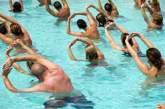 Exercícios de hidroginástica para homens