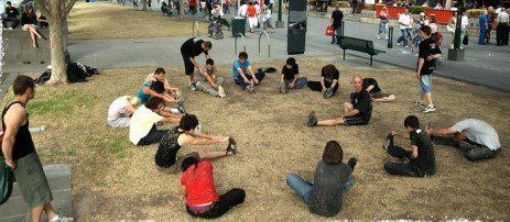 Alongamento em aula de Parkour