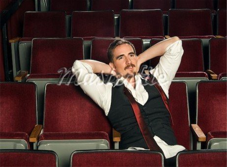 Se vestir bem para o teatro