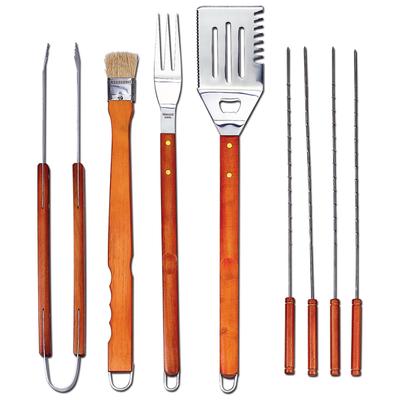 Escolhendo utensílios de churrasco
