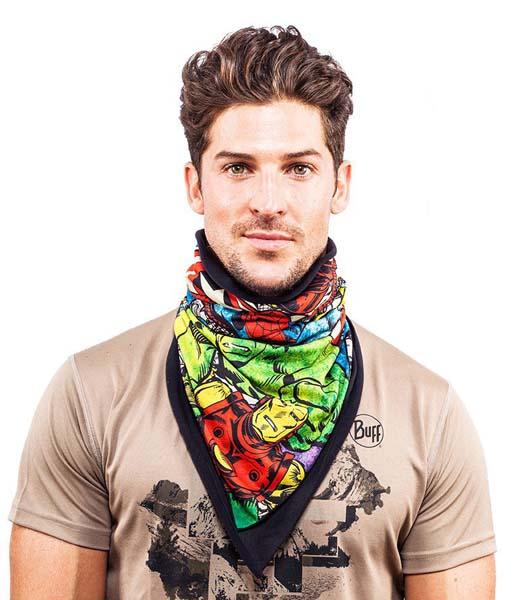 Bandana no pescoço