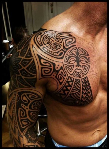 Tatuagem tribal masculina