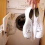 Lavar tênis e sapatilha na máquina estraga?